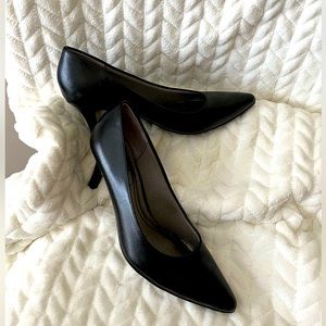 Life Stride black leather heels, size 7